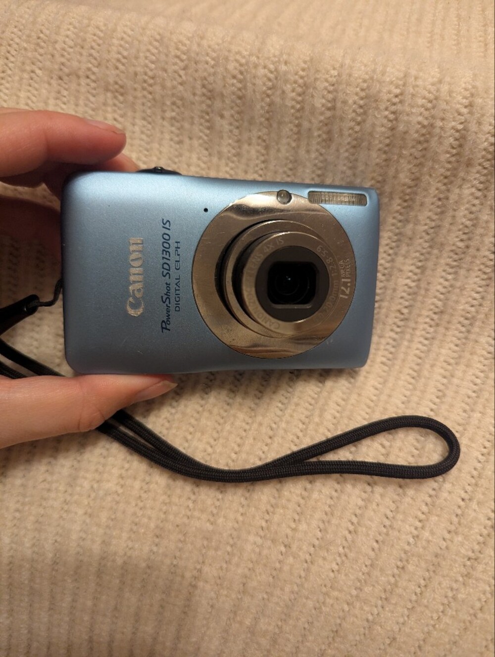 Canon Elph SD1300 IS Digital Camera